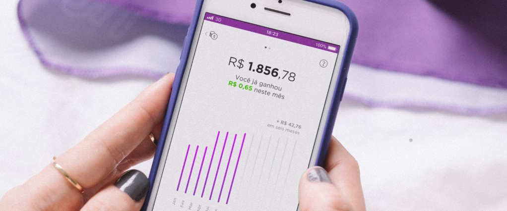 Aplicativo do Nubank aberto na tela principal da NuConta, mostrando saldo, e gráfico de variação patrimonial ao longo do tempo.