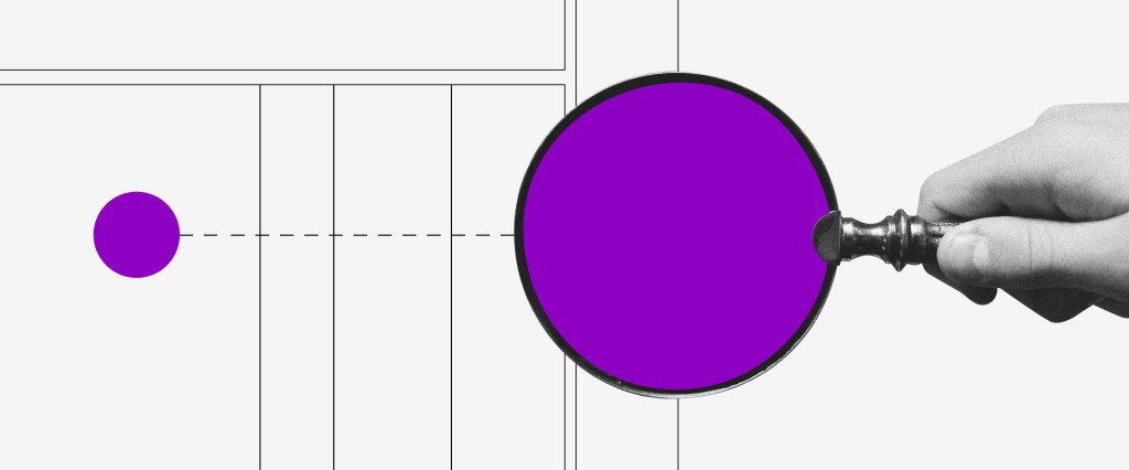 O que é holerite: imagem mostra mão segurando uma lupa roxa sobre uma bolinha roxa