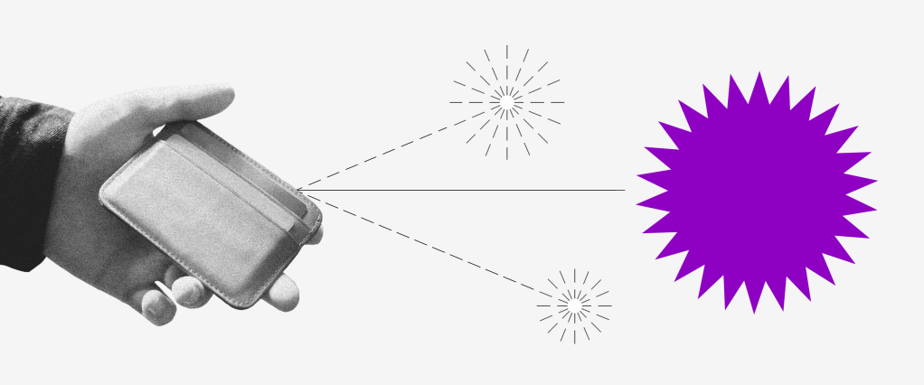 Pretensão salarial: mão segurando carteira com pequenos fogos de artificio saindo