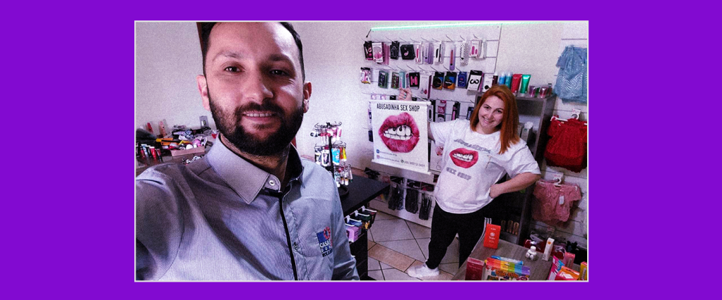 cliente PJ: imagem do casal Fernanda e Rogério no Abusadinha Sex Shop. Foto: arquivo pessoal